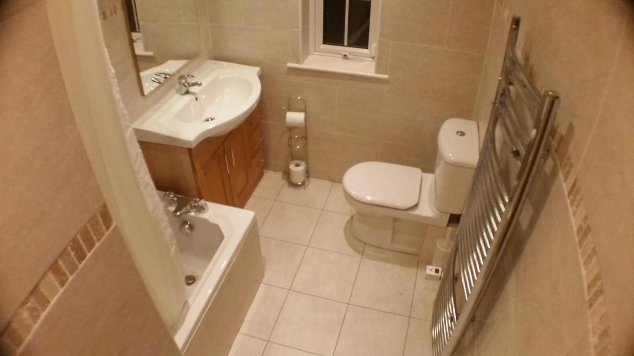 Dublin Airport Big Rooms With Bathroom Outside Room - Kitchen Only 7 Days Reservation المظهر الخارجي الصورة